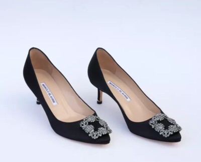Manolo Blahnik ハイヒール　38.0 Manolo Blahnik Hangisi Crystal Jewel Kitten Heels Size 37-US 7 in