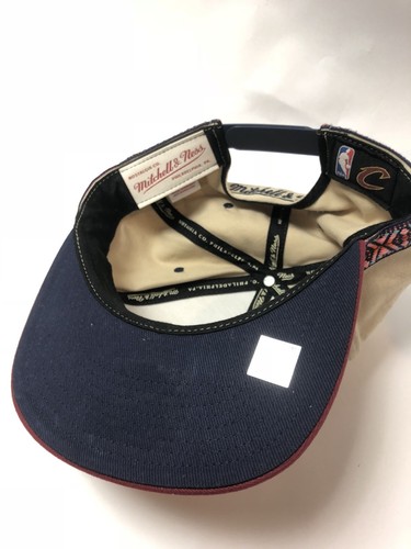 Mitchell & Ness Cavaliers Beige Maroon Snapback Cap One Size Fits All A6 - Picture 6 of 7