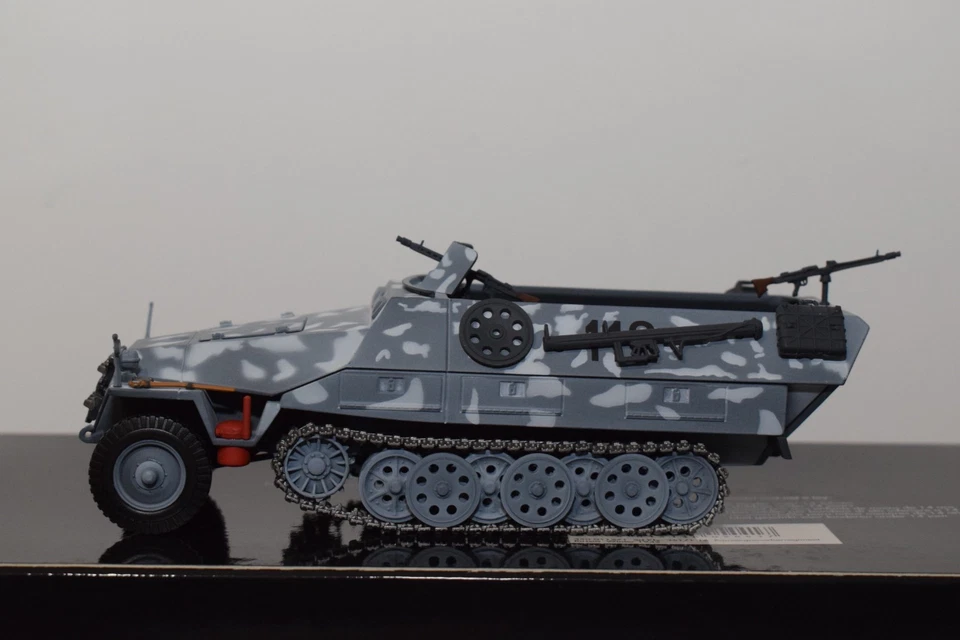 B92 1:35 MINICHAMPS 350 011271 VEICOLO. 2511 16. REGGIMENTO GRANATIERI CORAZZ... - Immagine 3 di 4