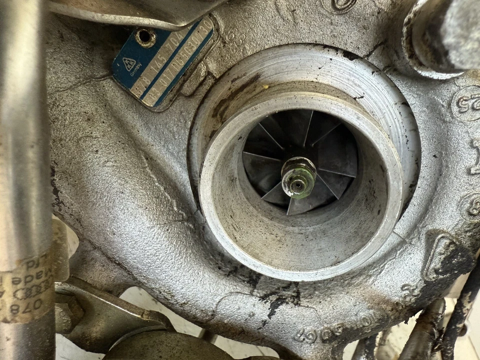 2001-2005 Audi A6 2.7L Engine Turbo Charger & Manifold 078 145 704 L OEM 3601 Foto 4 de 4