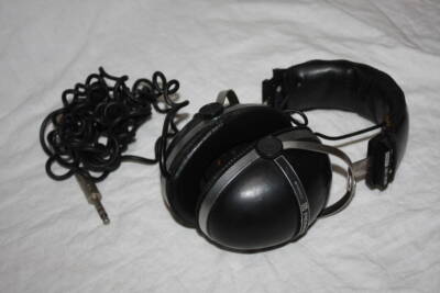 Pioneer SE-305 Chronological Stereo Headphone Tested working F/S