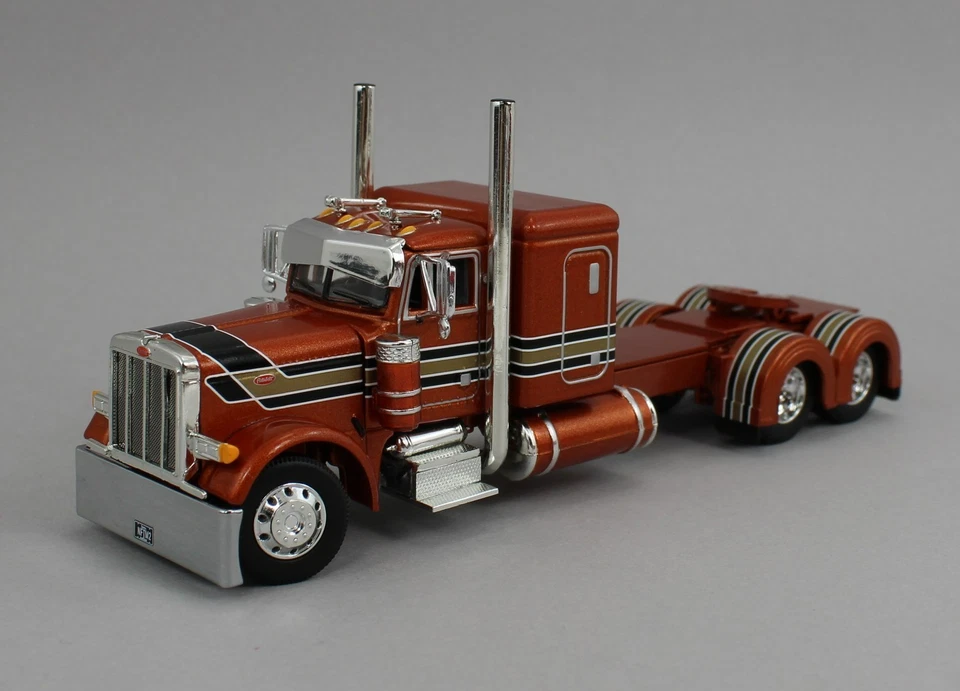 1:64 DCP 2025 NFTM #2 *ORANGE* Peterbilt 379 Flattop & Wilson Grain Trailer NIB - Image 4 of 4
