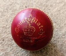 Męska skórzana piłka do krykieta Readers County rozmiar 5 1/2 uncji używana świetny stan