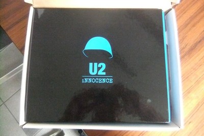 U2 experience innocence Tour 2018 VIP Box Buch Berlin neuwertig