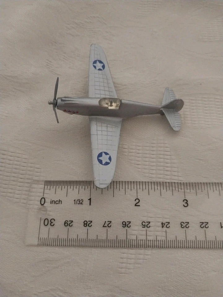 Diecast Military Aircraft Collection Mustang, Flying Tigers, Memphis Belle #18 - Image 4 of 4