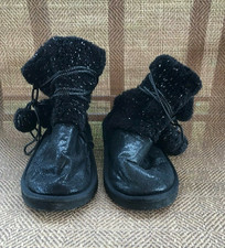 Girls Black Boots Bootie Shoes Winter Snow Furry PomPom Slip on Sparkle Sz 2/3