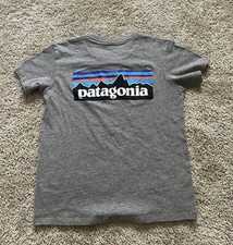 Patagonia Graphic T Shirt Women’s XS Double Sided Dark Gray
