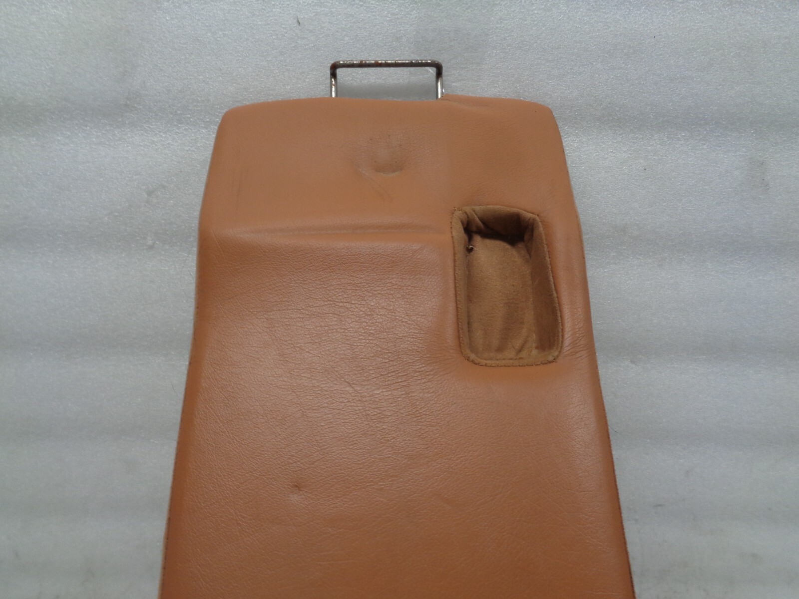 04-08 Maserati Quattroporte M139 Rear Center Seat Lower Cushion OEM AK221042