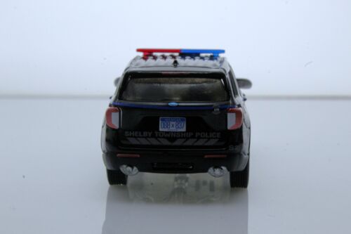2023 Ford Explorer Shelby Township Michigan Police Car 1:64 Scale Diecast Model - Picture 4 of 8
