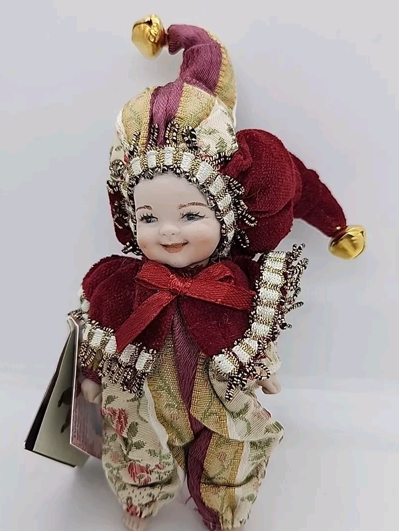 NEW Porcelana Capodimonte Triangle Italian Created by Giovanni