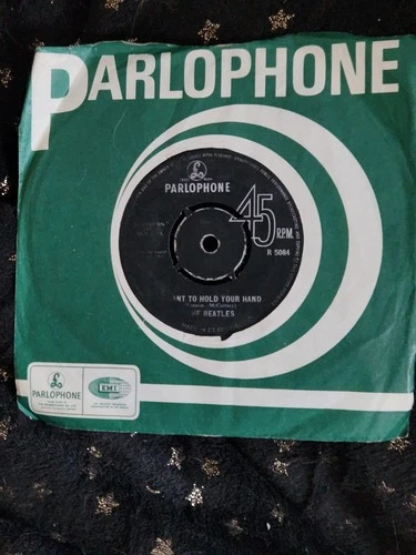 The Beatles - A: I Want To Hold Your Hand B: This boy 7" 45rpm 1963 Vinyl single
