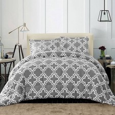 New Superior Trellis Comforter Set Twin / Twin XL