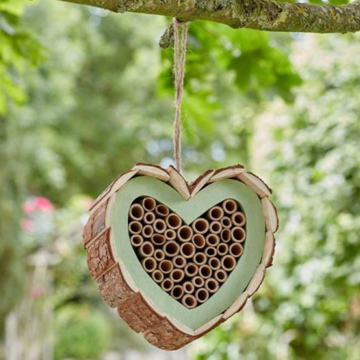Hanging Wooden Insect Mason Bee Hotel House Love Heart Shelter Garden Nest Box