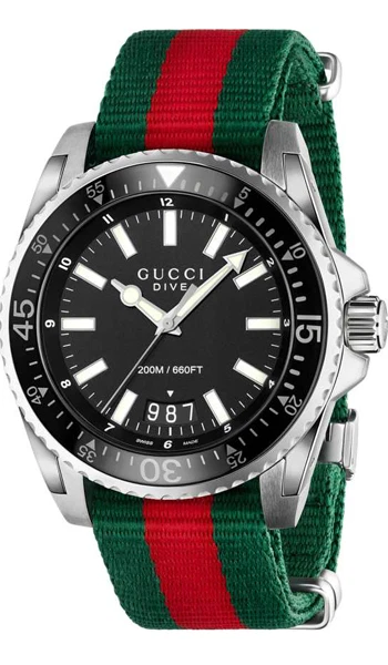 Montre à quartz de plongée Gucci 45 mm   YA136206