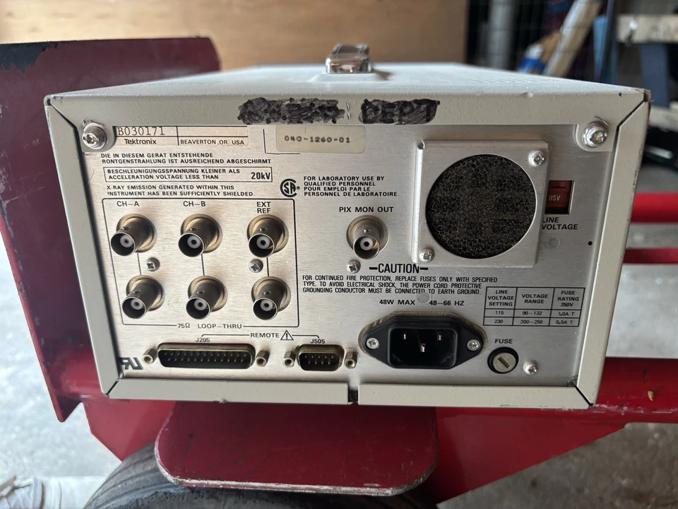 Tektronix 1750 Waveform Vector Monitor W/O POWER CORD  - Image 3 of 3