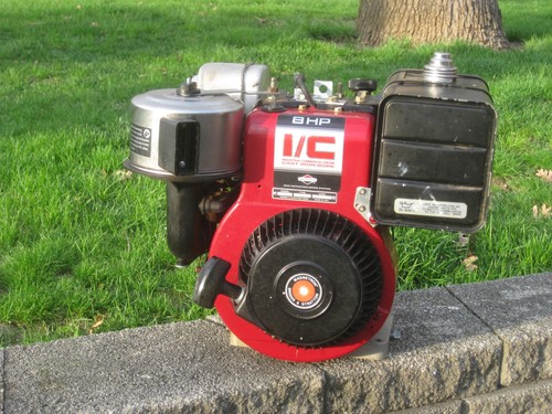 Briggs & Stratton, 8 HP, 195432-1070-01 Motor Engine, Tapered Shaft, Works Great