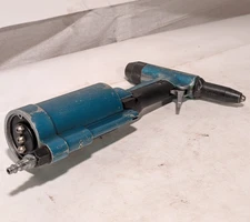 Vintage Pneumatic Air Riveter Pop Rivet Metal Tool Gun with Quick Connect Port