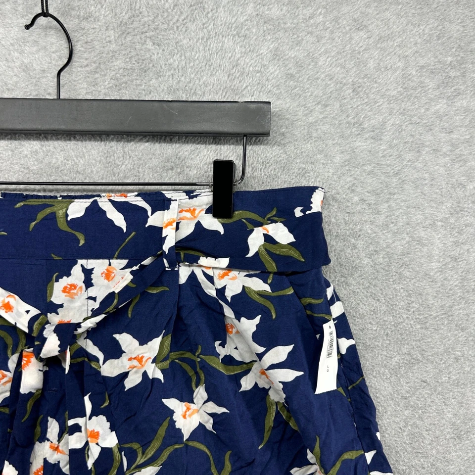 Pantalones Cortos Old Navy Para Mujer Talla Grande Azul Floral Tiro Alto Rayón Corbata Cintura Foto 3 de 4