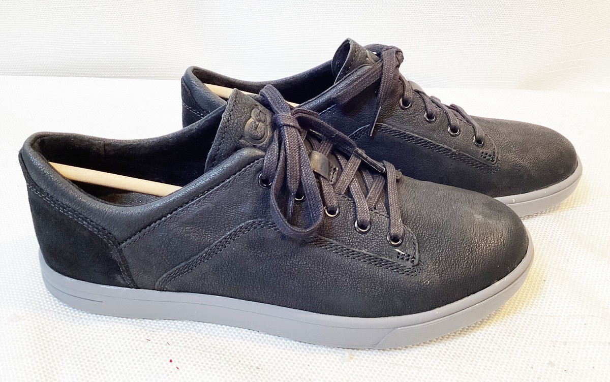 NEW UGG Bueller Suede Shoes Mens 8 Black Casual Low Top  display picture 1