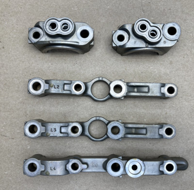 06-18 LEXUS IS250 CAMSHAFT HOLDER BEARING BRACKET SET LEFT DRIVER SIDE OEM