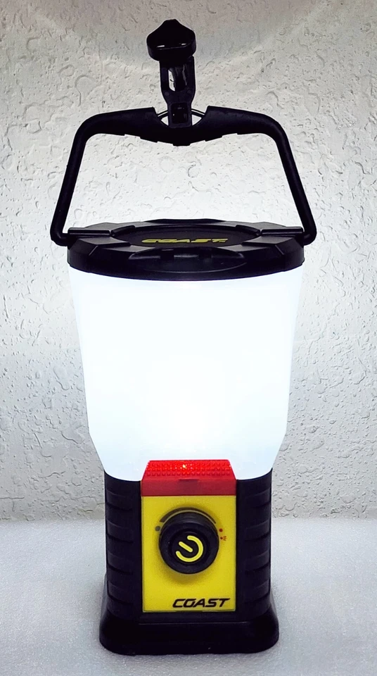 Modo de emergencia rojo brillante e intermitente Coast Lantern Camp Foto 2 de 4