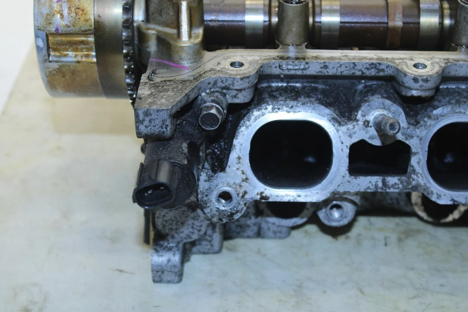 Hyundai Veloster Base 2011-2017 1,6 L culata de motor 22100-2B701 OEM Foto 3 de 4