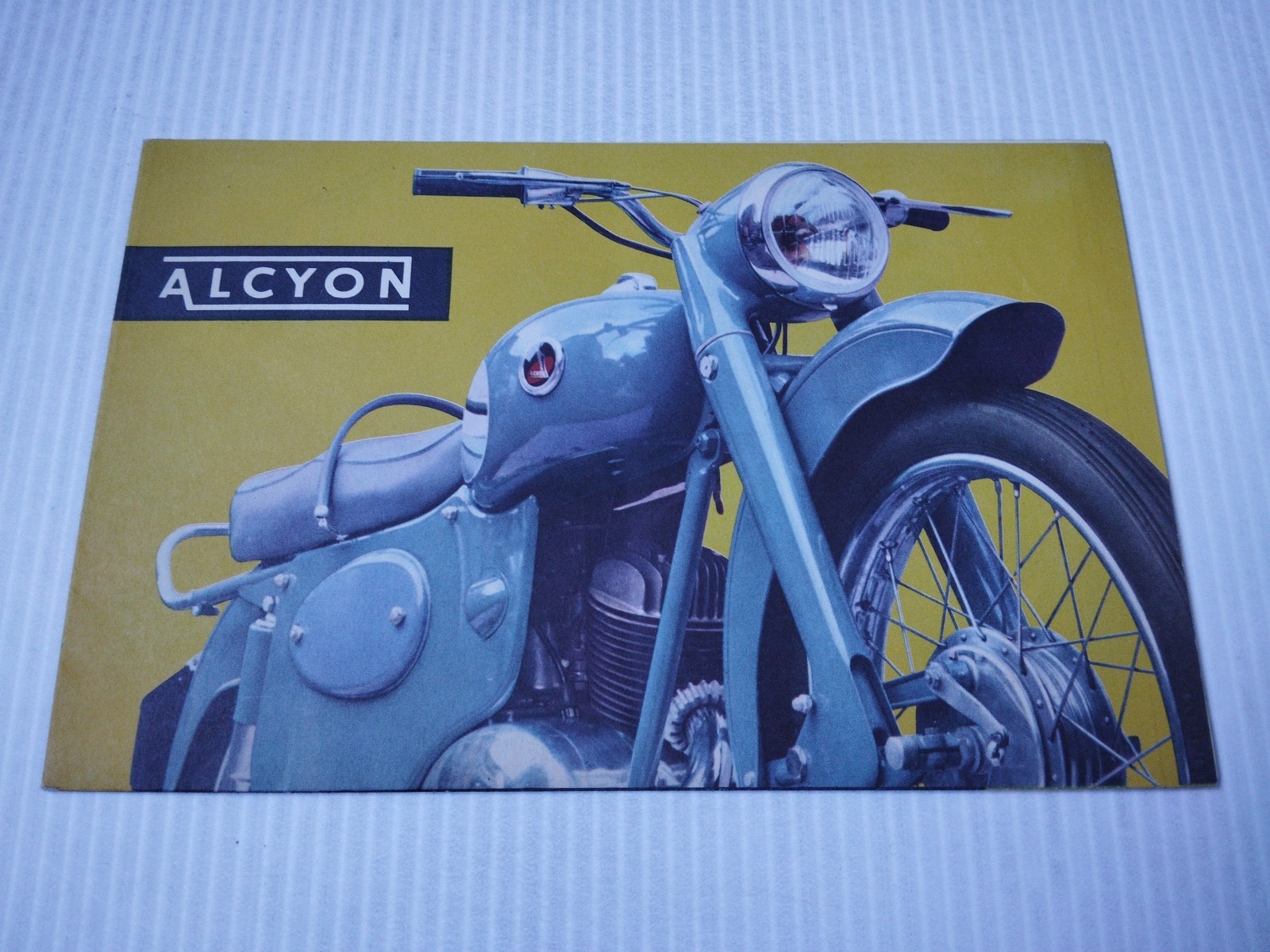 Prospectus Alcyon Gamme 1950 pour décorer un garage vintage de motard