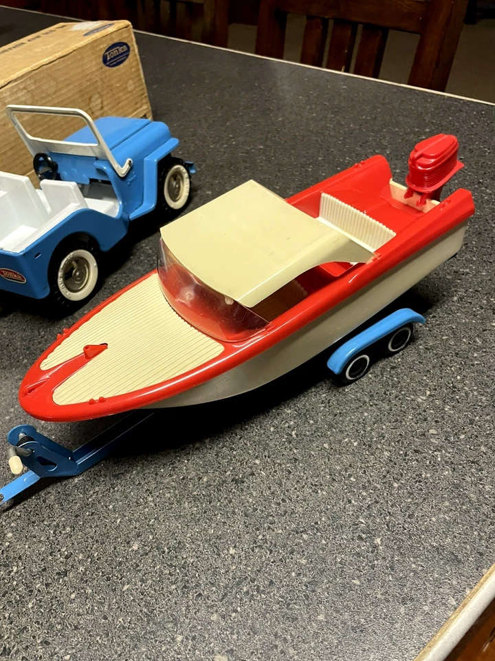 Awesome 60's Tonka #516 Jeep Runabout Clipper Boat Set w/ BOX & Look Book  - Image 4 of 4