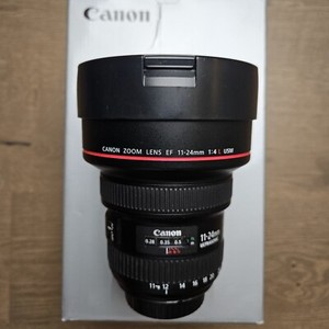 Canon EF 11-24mm F/4.0 EF Lens Superb Condition Boxed