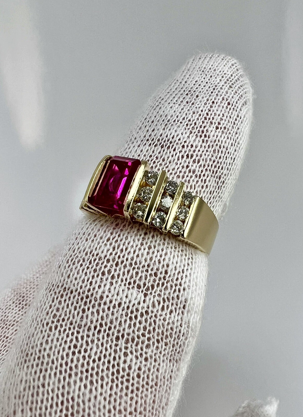Women’s Rectangular 1ct Ruby &Diamond Ring Size 7… - image 2