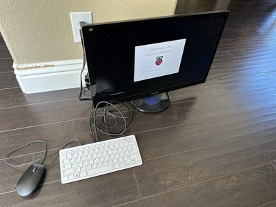 Raspberry Pi 400 Kit 4GB RAM - 16GB microSD - 64 Bit Updated - Mouse, HDMI