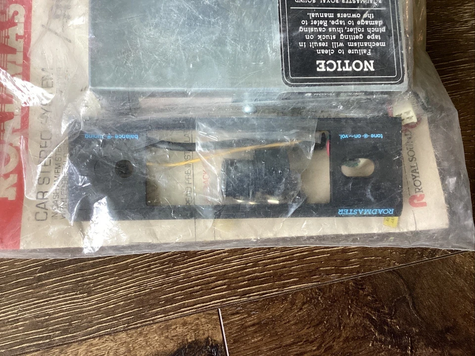 NOS Roadmaster RS1600 Car Stereo System AM/FM Stereo Cassette Tape Player - Image 4 of 4