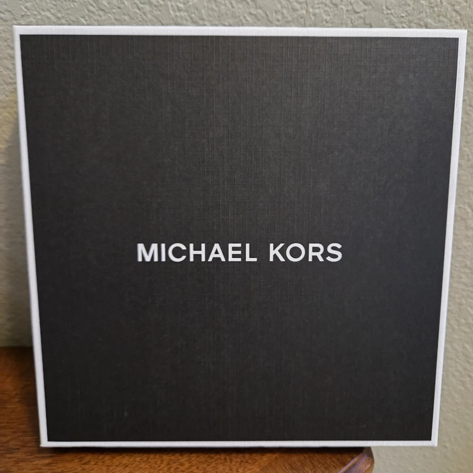 Michael Kors Cuero Guijarro Negro Estuche para Pasaporte y Etiqueta de Equipaje Set de Regalo NUEVO Foto 2 de 2