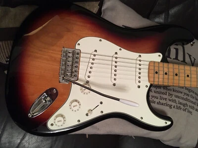 GENERIC PART 19x Chrom Kratzplattenschrauben (Komplettset) für Fender Strat Typ Gitarren