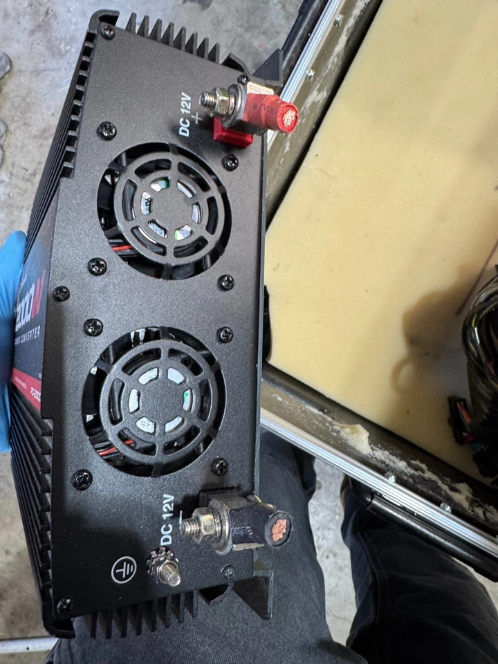 Inversor de alimentación Schumacher PC-2000 2000 vatios 12 V CC a 120 V CA piezas reparación solamente Foto 2 de 4