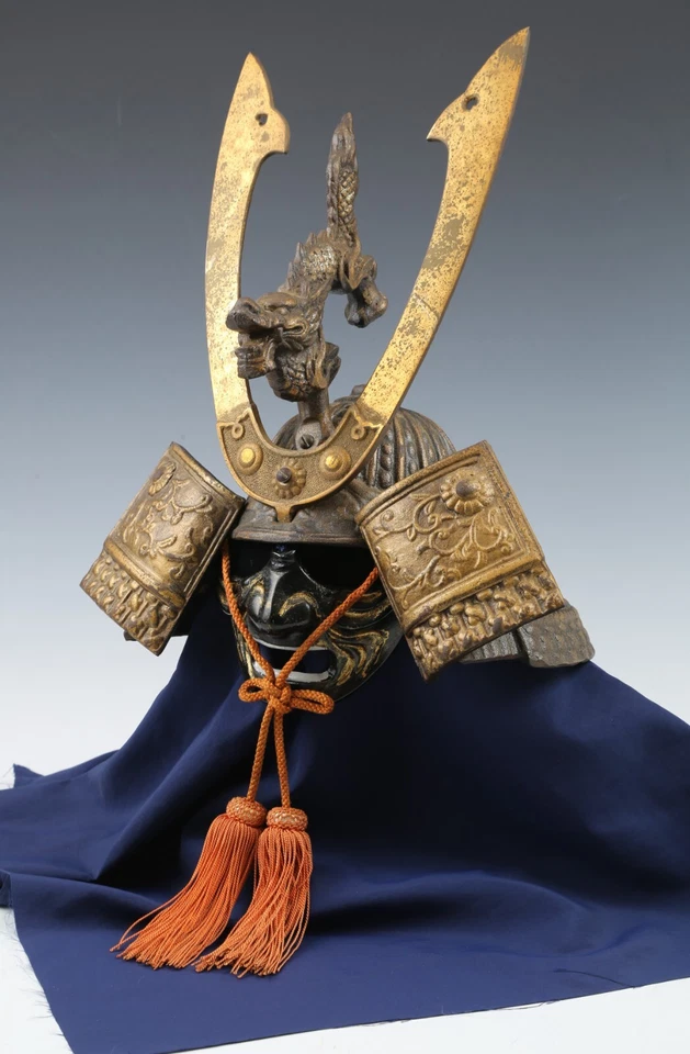 Antiguo Casco Samurai Japonés Hermoso De Colección -Tamaño Mediano- con Máscara Tsushima Foto 4 de 4