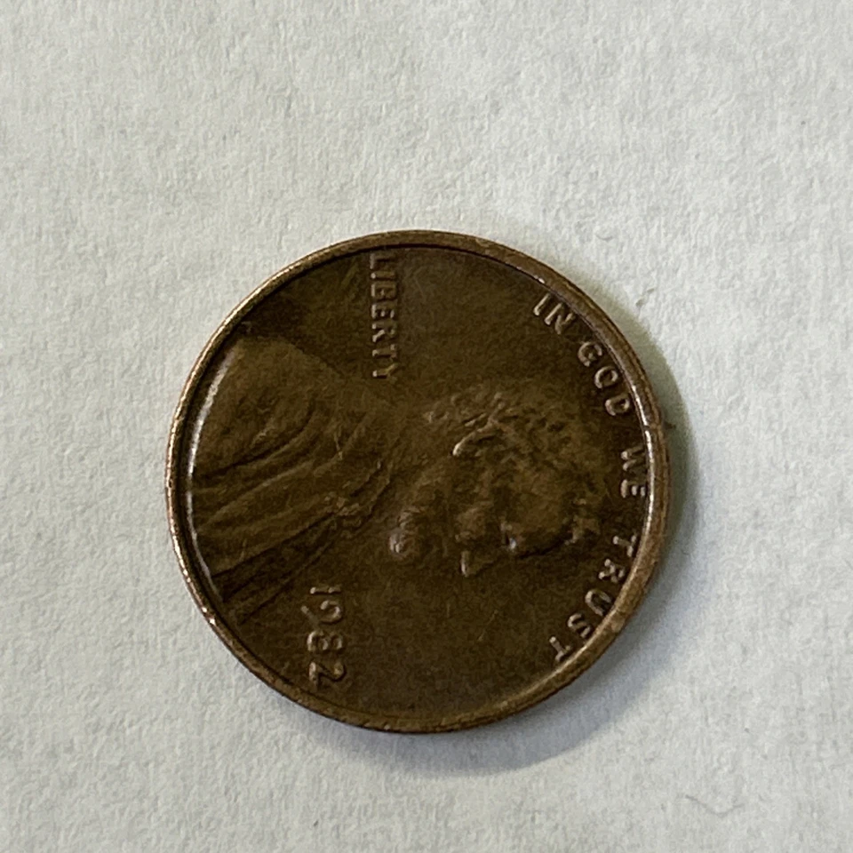 1982 Lincoln Cent - No Mint Mark, Small Date, Doubled Die Obverse (DDO) - Image 4 of 4