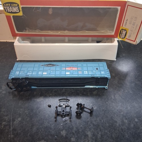 Life Like Trains HO Scale 08991 Thrall Door Box Car.  Drehgestell freistehend Ref S21 | Zustand: Used