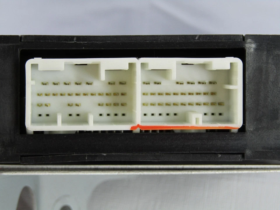 Subaru Outback 2007 módulo de control de transmisión automática TCM TCU 31711AK85 OEM Foto 3 de 4