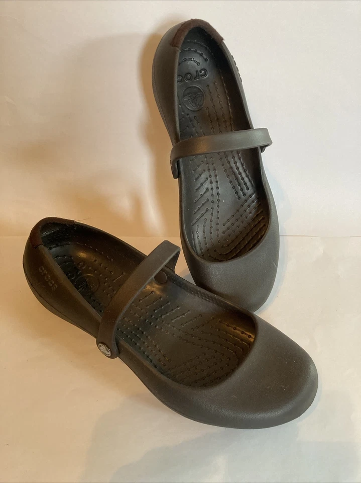 Zapatos planos Crocs Alice Mary Jane para mujer talla 6W, marrón ¡USADO UNA VEZ! Foto 3 de 4