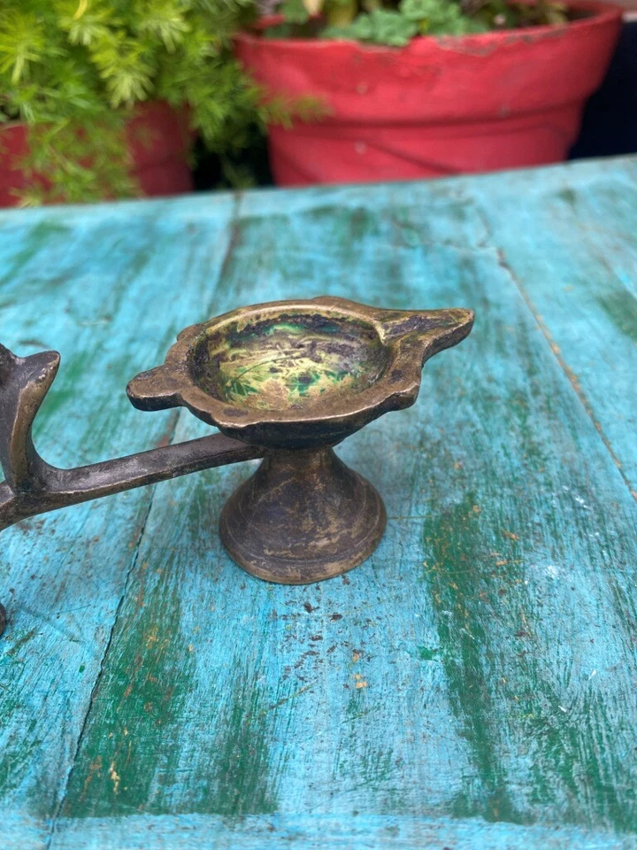 Ancient Brass Handcrafted Beautiful Single Bowl Oil Deepak Pooja Lamp Jyoti - Image 3 of 4