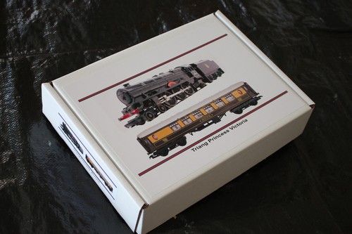 Triang No. 46205 Aufbewahrungsbox "Princess Victoria" in BR schwarz. Säurefreie Slots | Zustand: New