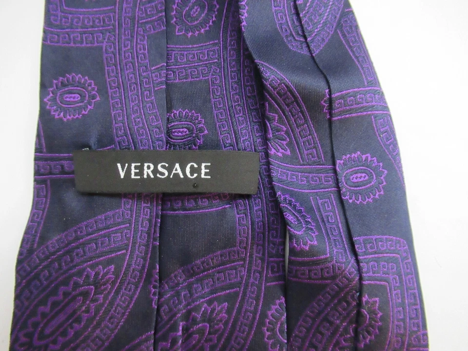 Corbata de seda ajustada Versace para hombre púrpura cachemira cabeza de medusa seda 61 "X 3" X-larga Foto 3 de 4
