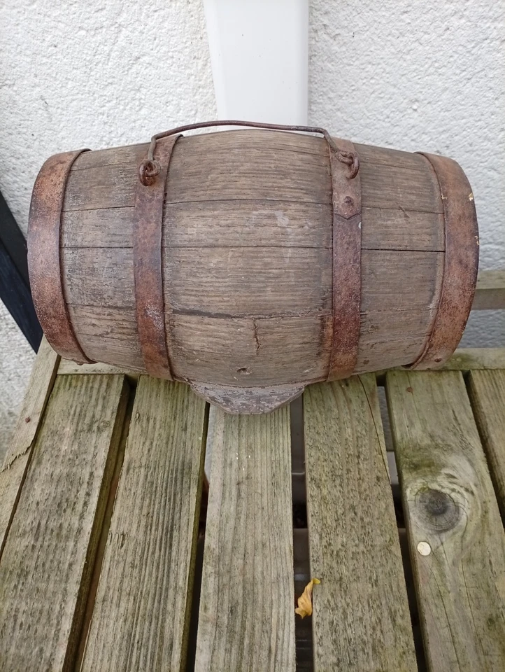 Gourde Tonnelet Petit Tonneau Ancien en Bois Cerclé Fer  ( Vendanges ) - Photo 3/4