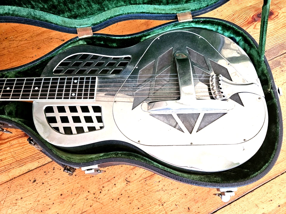 National Tricone guitar Style 1 1928 Round neck - Image 2 of 4