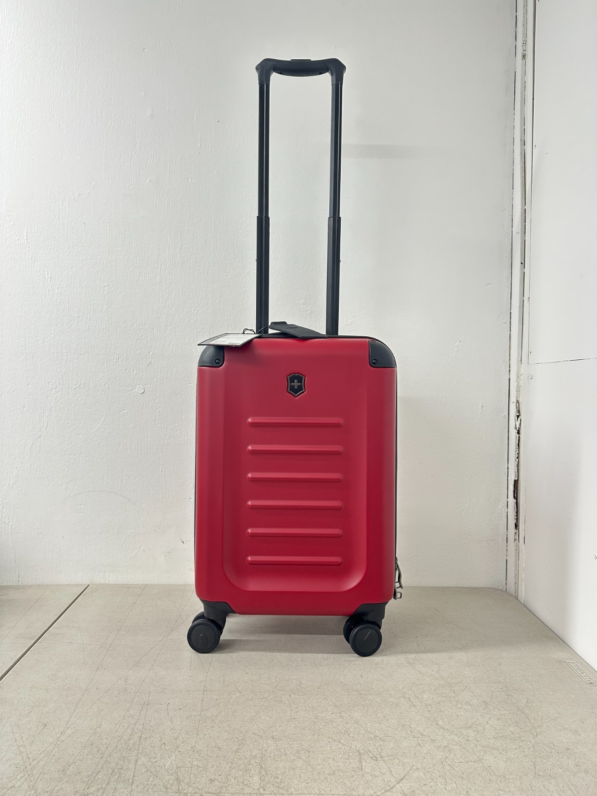 Victorinox Spectra 2.0 Compact Global Carry On in Red - NEW