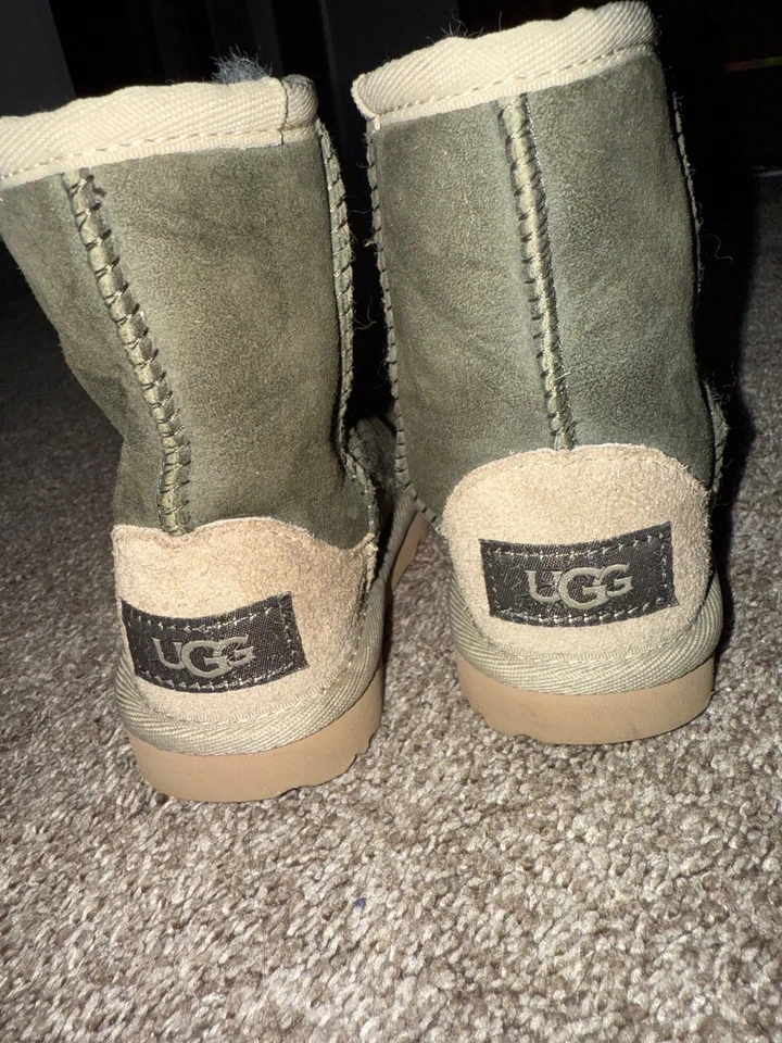 Toddler girls size 8c green Classic Short Uggs- gently used no box - Image 3 of 3