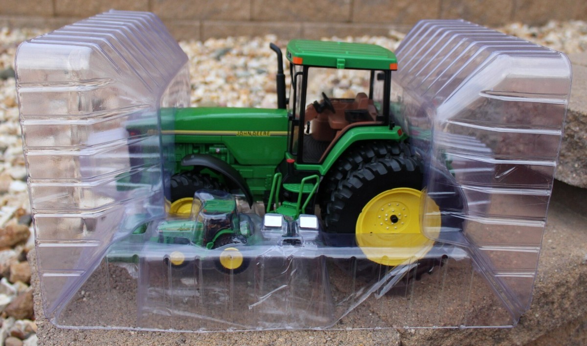 2024 ERTL 1:16 & 1:64 *JOHN DEERE* 8400 Tractor w/DUALS 30th
