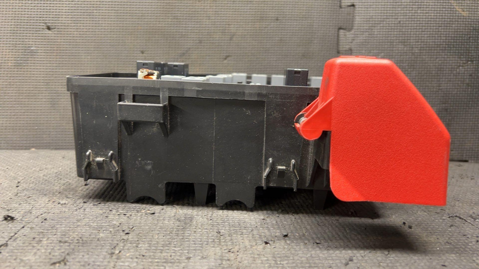 GMC Acadia 3.6L AWD Engine Fuse Box With Fuses 2013 2014 OEM eBay