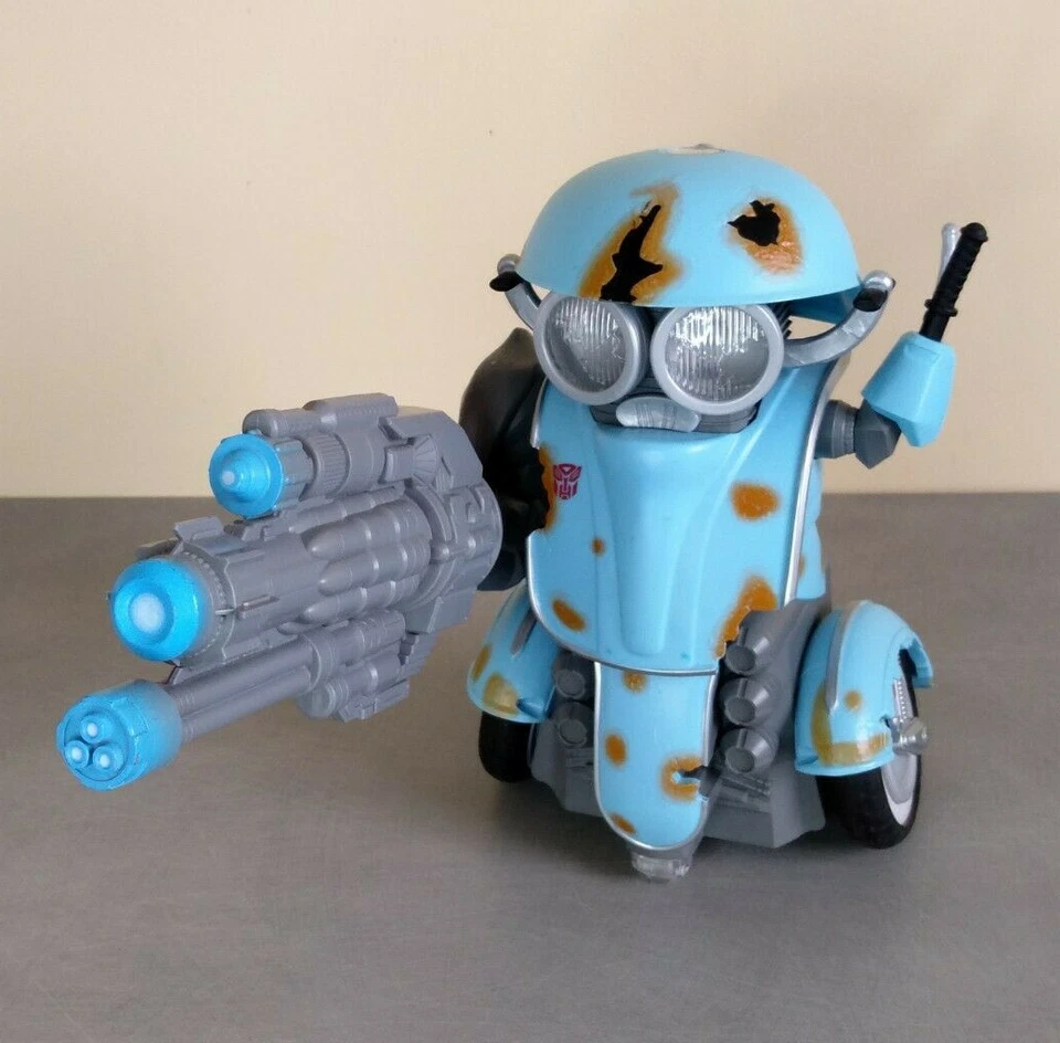 Transformers Autobot Sqweeks RC Il Ultimo Cavaliere Robot 23Cm Suoni Luci Hasbro - Immagine 2 di 4